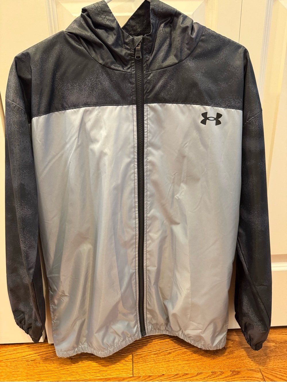 Under Armour Men's Black & Light Gray Hooded Windbreaker